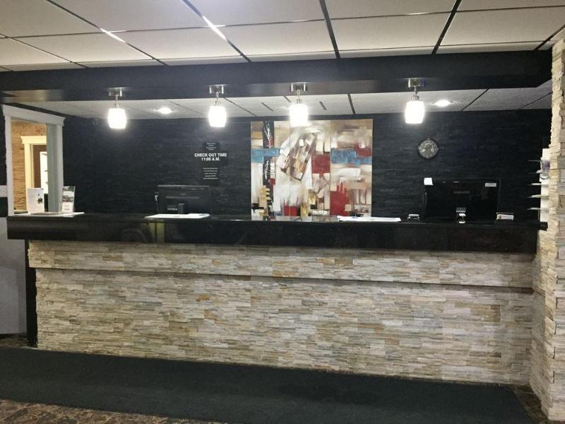 موتيل رد دير سوبر 8 باي ويندام ريد دير سيتي سنتر المظهر الخارجي الصورة
